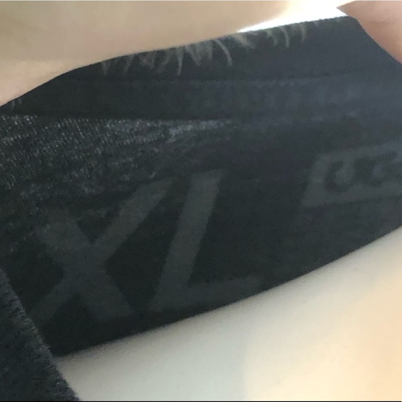 Black graphic T - Picture 3 of 4